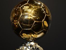 El Balón de Oro, trofeo individual que se entrega tras la votación de periodistas de todo el mundo, se conocerá el 3 de diciembre. ESPECIAL / francefootball.fr