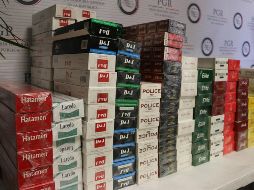 Efectivos de la Agencia de Investigación Criminal aseguraron 548 paquetes con 111 mil 400 cigarros de diversas marcas, sin el permiso correspondiente. NTX / ARCHIVO