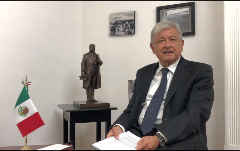 En un video, aclara que aunque la construcción de la terminal aérea se resuelva se tendría que solventar el problema de la saturación del tráfico aéreo en la CDMX. TWITTER / @lopezobrador_