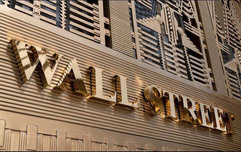 La jornada estuvo marcada por la reacción cautelosa de los inversores a la subida de tipos de interés y a la mejora de la rentabilidad de los bonos públicos. AP / ARCHIVO