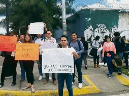Alumnos del CUCSH reclamaron justicia y que se tomen medidas para garantizar su seguridad como peatones. ESPECIAL