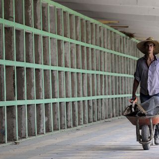 Alistan más gavetas en panteón de El Salto