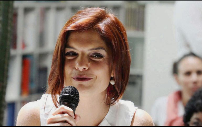 El texto de la conductora se define como un diccionario de palabras curiosas como nombres de objetos cotidianos desconocidos por el público. NOTIMEX