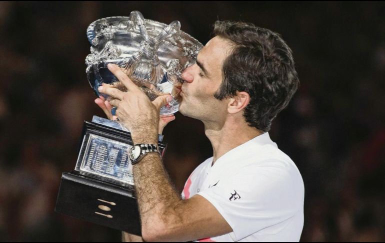 Roger Federer busca un tercer título consecutivo en Australia. AFP