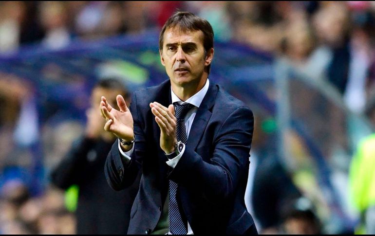 Florentino Pérez quería cesarlo el fin de semana pasado después de caer contra el Alavés, según fuentes cercanas al presidente merengue. AFP / ARCHIVO