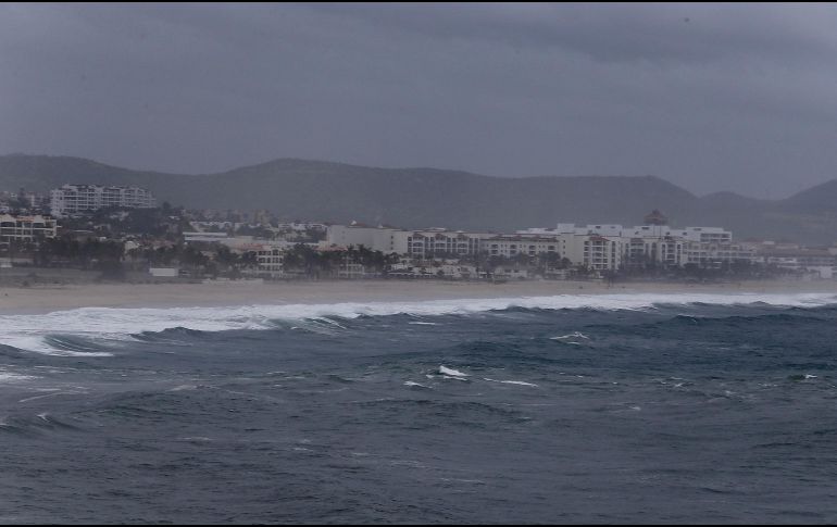 En un comunicado, el Meteorológico detalló que el centro de la tormenta tropical se localizó a mil 590 kilómetros al oeste-suroeste de Cabo San Lucas,  con vientos de 110 kilómetros por hora. EFE / ARCHIVO