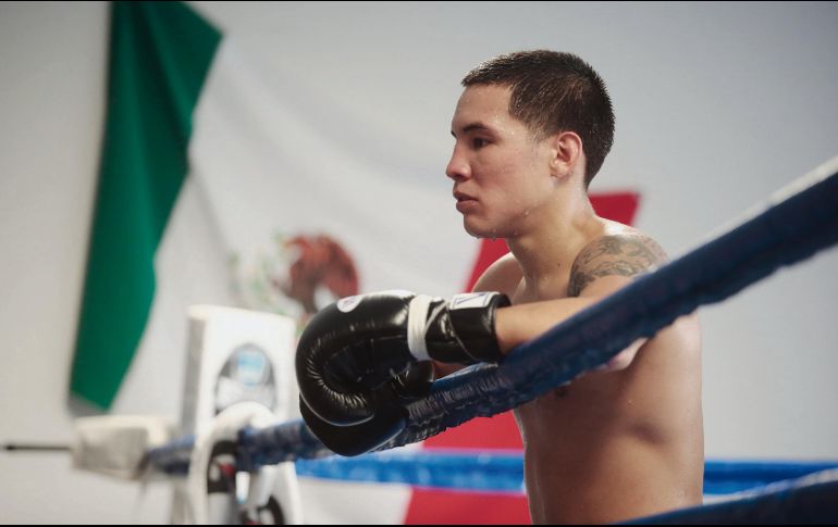 El campeón mundial de peso pluma de la OMB quiere ser un boxeador más completo y por ello se puso a las órdenes de Eddy Reynoso. EL INFORMADOR / F. Atilano