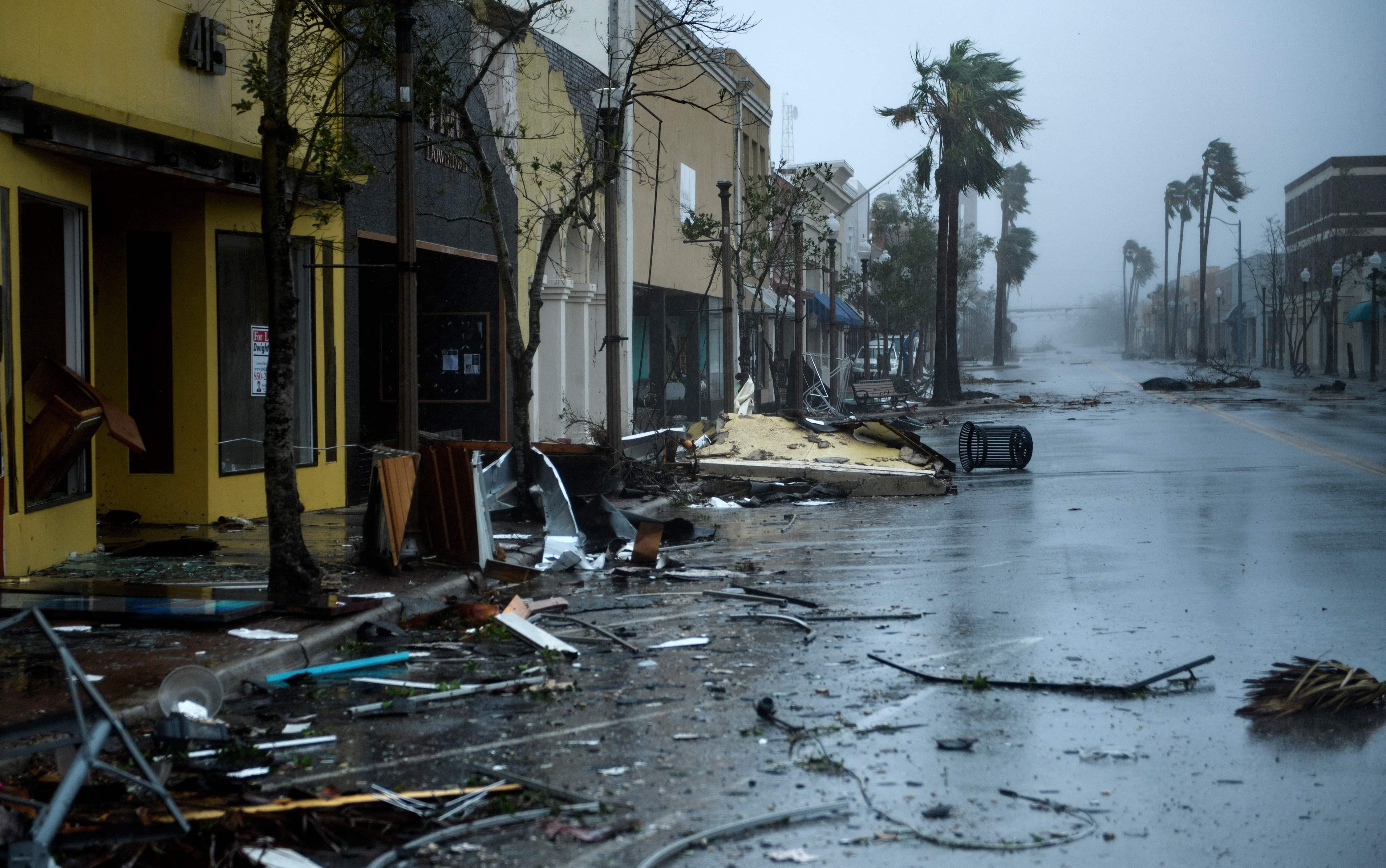 ''Michael'' se degrada a tormenta tropical tras devastar en Florida