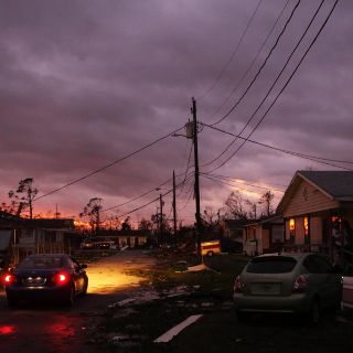 ''Michael'' se degrada a tormenta tropical tras devastar en Florida