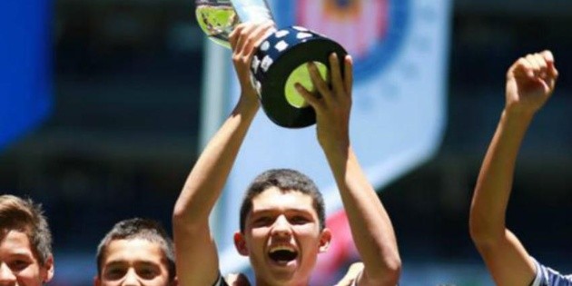 Chivas tiene en Sebasti&aacute;n Mart&iacute;nez un diamante a pulir