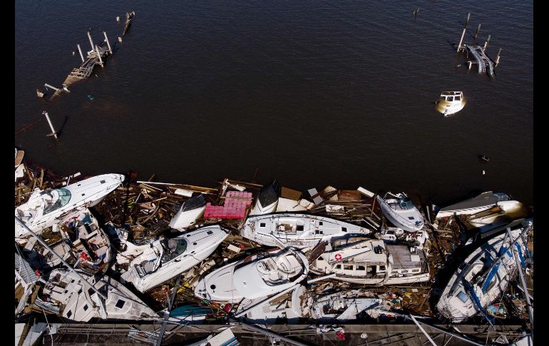 Vista aérea de botes dañados en Panama City.