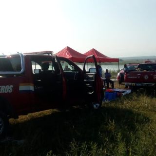 Rescatan los cuerpos de dos personas en Presa de Tlajomulco