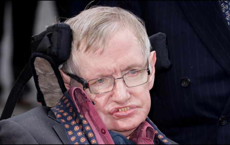 Hawking falleció en su casa ubicada en la ciudad universitaria de Cambridge. AP/ ARCHIVO