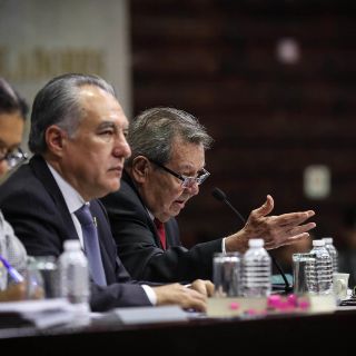 Ni militares ni hombres armados en toma de protesta: Muñoz Ledo