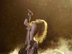 El concierto se retrazó tras la tormenta electrica que calló en la ciudad capitalina. FACEBOOK / shakira