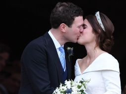 La princesa Eugenia y Brooksbank, de 31 años, se conocieron durante unas vacaciones de esquí en Suiza en 2010 y se comprometieron en Nicaragua a principios de este año. EFE/ N. Hall