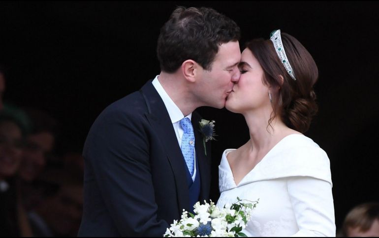 La princesa Eugenia y Brooksbank, de 31 años, se conocieron durante unas vacaciones de esquí en Suiza en 2010 y se comprometieron en Nicaragua a principios de este año. EFE/ N. Hall