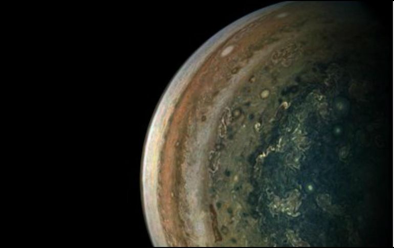 Juno se encontraba a 89 mil 500 kilómetros sobre las nubes del quinto planeta del Sistema Solar. TWITTER / @NASAJuno