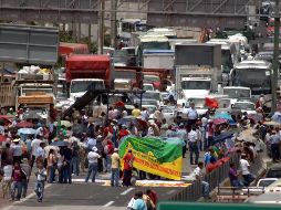 Luego de varios minutos, autoridades lograron recuperar los vehículos. NTX/ARCHIVO