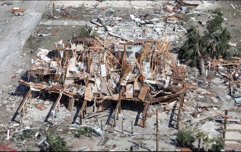 Fotografía aérea que muestra el destrozo ocasionado tras el paso del huracán Michael en Panamá City, Florida. EFE/CORTESÍA
