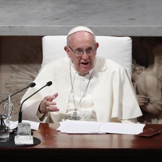 El Papa destituye a dos obispos chilenos por abusos sexuales