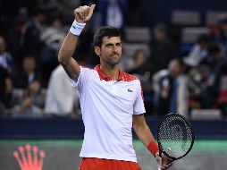 Djokovic busca el domingo el título 72 de su carrera. El serbio ha ganado sus tres finales previas en Shanghái. AFP / W. Zhao