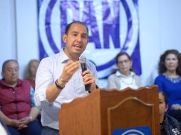 El panista también menciona que va a establecer lo mínimo que debe cumplir un funcionario que sea presidente municipal, diputado, senador o gobernador, para que 