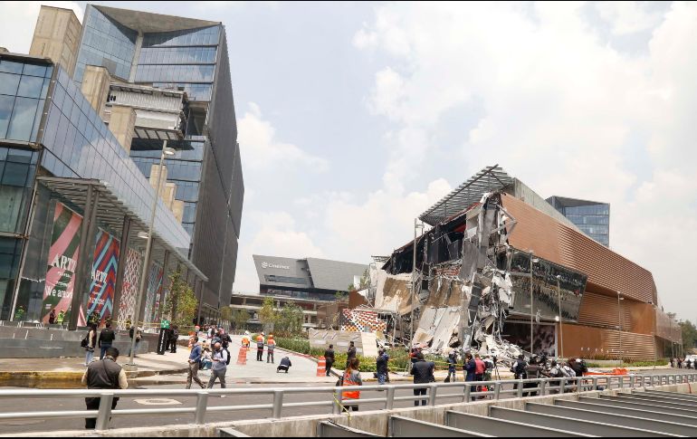 El desplome se registró cuatro meses después de la inauguración del centro comercial. SUN/ARCHIVO
