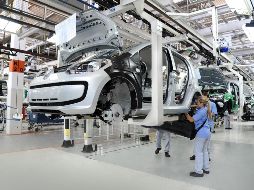 En los inicios del Tratado de Libre Comercio de América del Norte (TLCAN) estableció en el sector automotriz el paso de la regla de origen o contenido regional de 50 a 62.5 por ciento. NTX / ARCHIVO