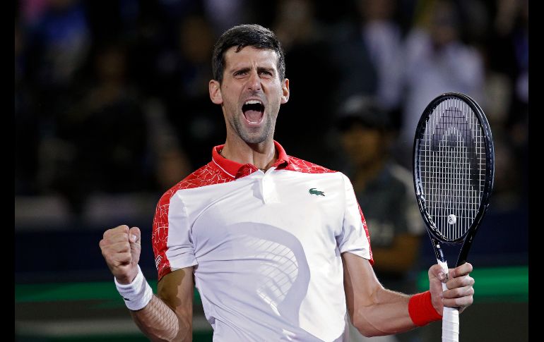 El serbio Novak Djokovic celebra tras derrotar al croata Borna Coric en la final del Masters en Shanghái, China. AP/A. Wong