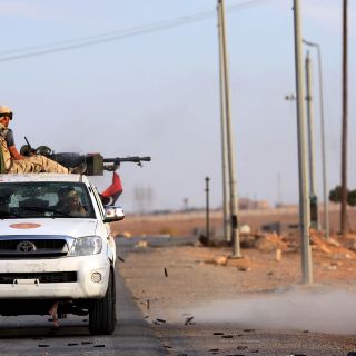 Aumenta a 110 cuerpos hallados en fosa común usada por el EI en Libia