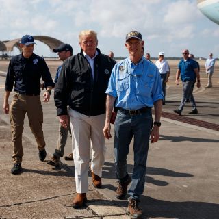 Trump visita Florida y Georgia para evaluar daños por "Michael"