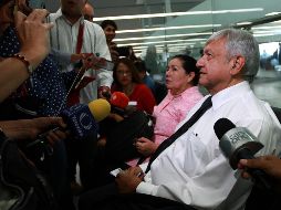 El tabasqueño atendió a la población que se encontraba en el lugar, de quienes escuchó sus peticiones y voces de apoyo. NTX/F. Estrada