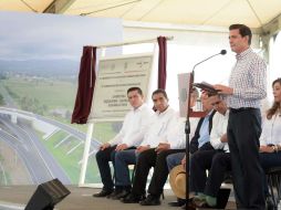 Peña Nieto entregó la obra de la carretera Jiquilpan-Sahuayo, en Michoacán. TWITTER / @ESanchezHdz