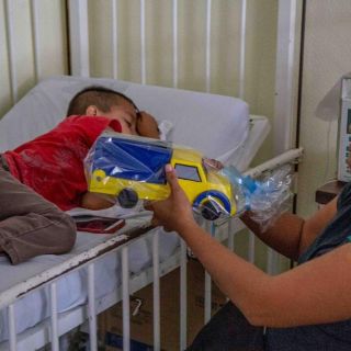 Reclusas de Puente Grande donan juguetes a niños hospitalizados