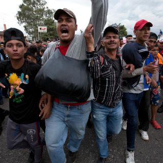 Trump amenaza a Honduras si caravana sigue a EU