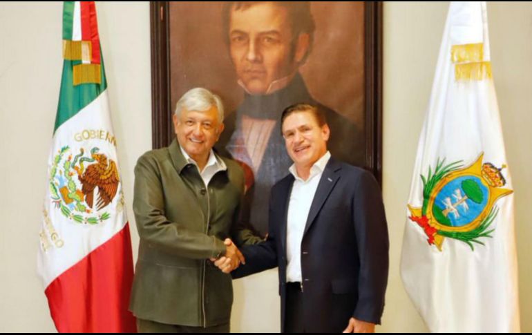 Como parte de su gira de agradecimiento por diversos estados del país, López Obrador acudirá, por la tarde, a la Plaza de Armas donde realizará un acto público. TWITTER / @AispuroDurango