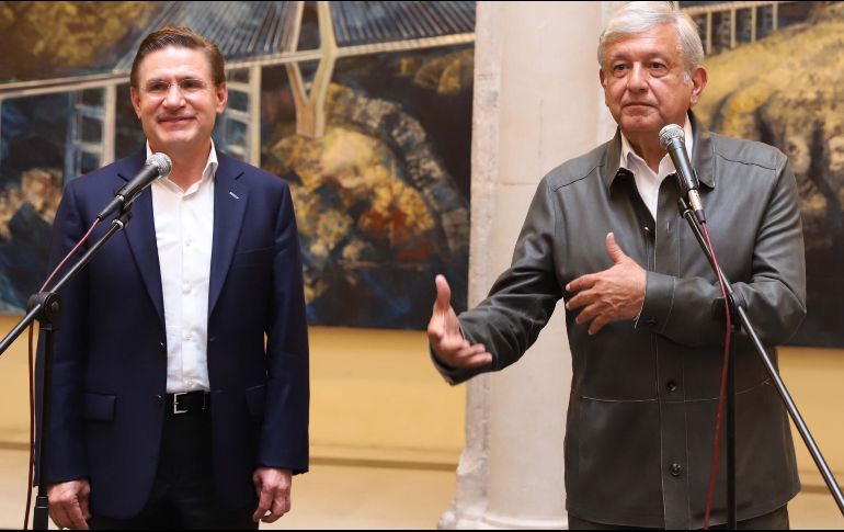 El presidente electo, Andrés Manuel López Obrador, y el gobernador de Durango, José Rosas Aispuro Torres, ofrecen una conferencia de prensa conjunta. SUN/B. Fregoso