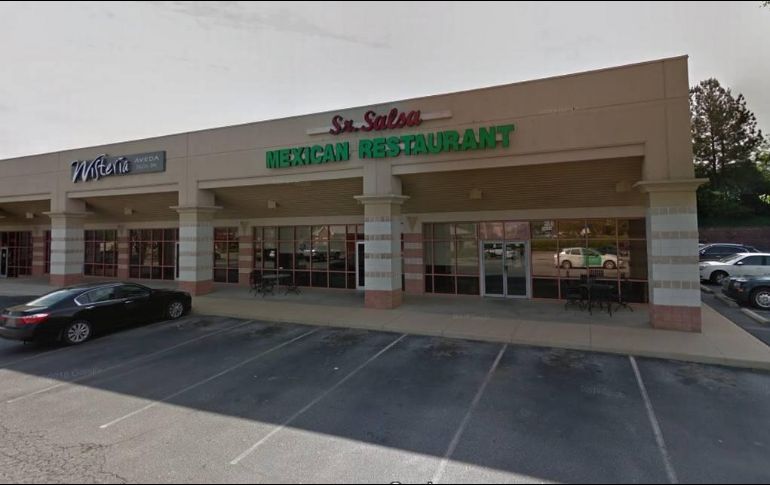 Las dos personas fueron trasladadas al hospital con heridas que no ponen en riesgo sus vidas. ESPECIAL