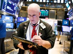 El índice industrial Dow Jones, que incluye a las 30 compañías más importantes de Estados Unidos, muestra un descenso de 170.79 puntos (-0.66 por ciento). EFE / J. Lane