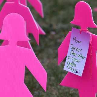 Síntomas de cáncer de mama van más allá de nódulos en senos