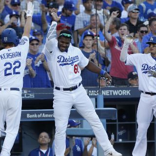 Dodgers vencen a Cerveceros y se acercan a la Serie Mundial