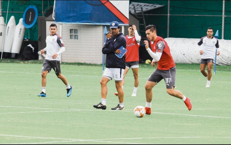 Si Chivas quiere estar en la Fiesta Grande, debe obtener mínimo 10 puntos de los 15 por disputar en el torneo regular. EL INFORMADOR /