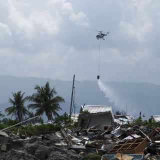 Indonesia desinfecta zonas devastadas por sismo