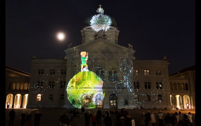 El espectáculo de luz 'Rendez-vous Bundesplatz' proyecta imágenes de 