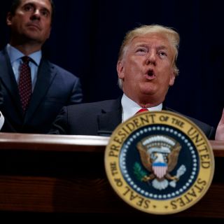 Trump agradece a México contención de caravana de migrantes
