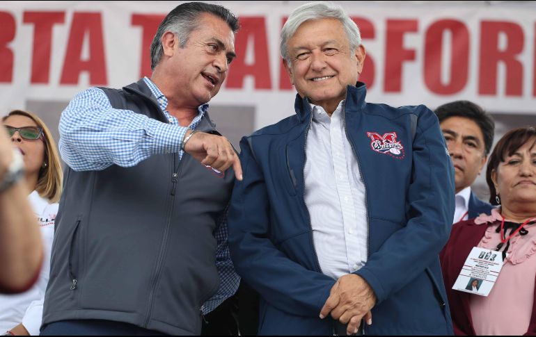 Acompañado por el gobernador de Nuevo León, Jaime Rodríguez, López Obrador encabezó un mitin en la 