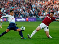 Con un solitario gol del argentino Erik Lamela al minuto 44, Tottenham consiguió una victoria importante que lo puso en los primeros lugares de la tabla general. AFP / I. Kington