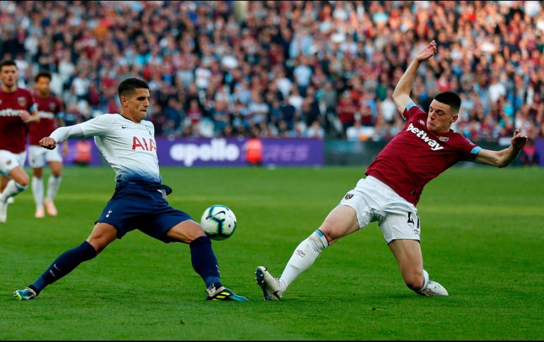 Con un solitario gol del argentino Erik Lamela al minuto 44, Tottenham consiguió una victoria importante que lo puso en los primeros lugares de la tabla general. AFP / I. Kington