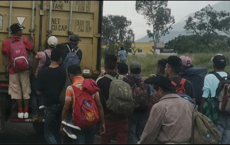 Cuando la situación parecía normalizarse, los migrantes lograron cruzar de otra manera. TWITTER/@viajerogt